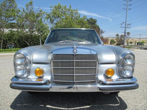Silver Grey Metallic 1970 Mercedes-Benz 280SEL
