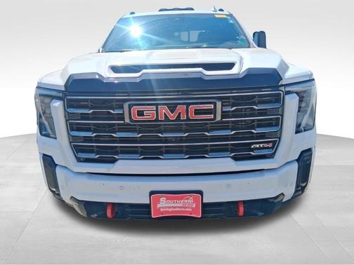 Summit White 2025 GMC Sierra 2500 AT4