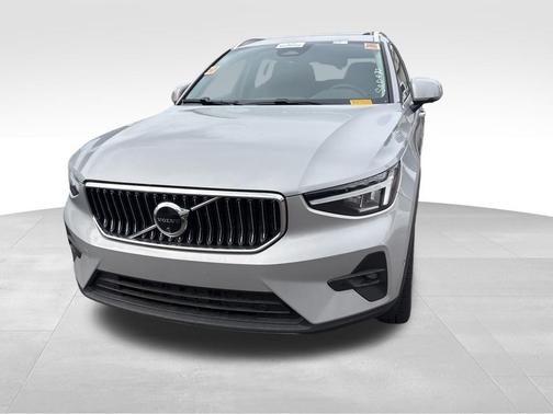 Black 2025 Volvo XC40 B5 Plus Bright Theme