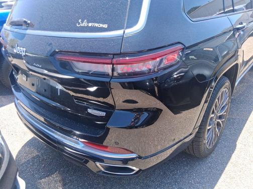 Diamond Black 2021 Jeep Grand Cherokee L Summit