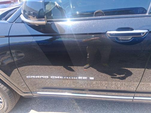 Diamond Black 2021 Jeep Grand Cherokee L Summit