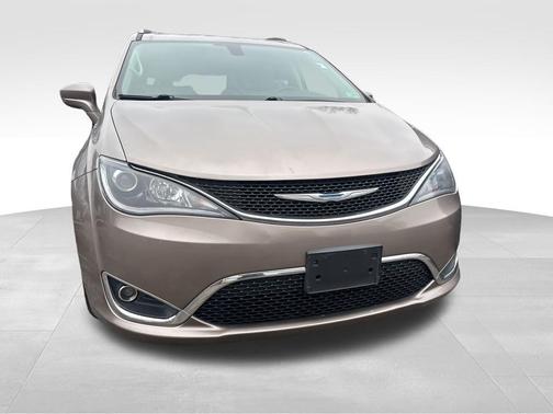 2018 Chrysler Pacifica Touring-L