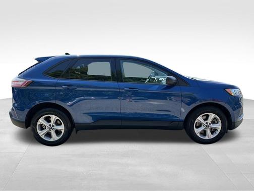 2021 Ford Edge SE