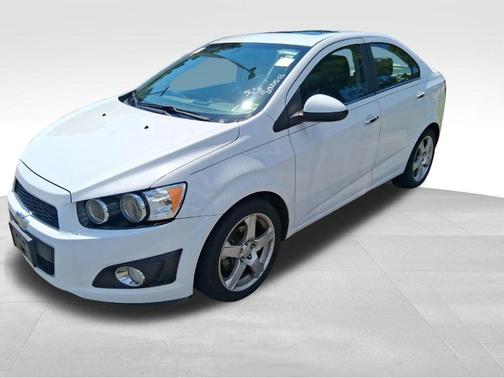 Summit White 2014 Chevrolet Sonic LTZ