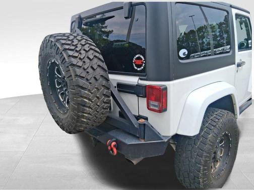 Bright White Clearcoat 2012 Jeep Wrangler Sahara