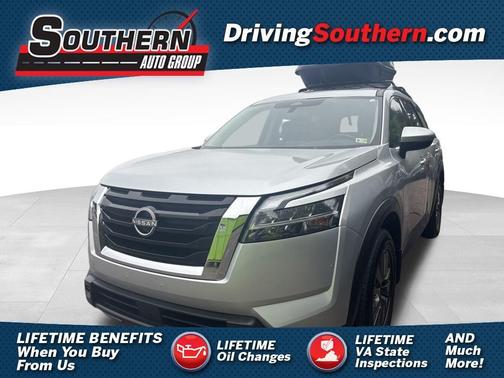 2022 Nissan Pathfinder SV