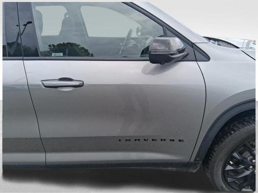 Sterling Gray Metallic 2024 Chevrolet Traverse LS