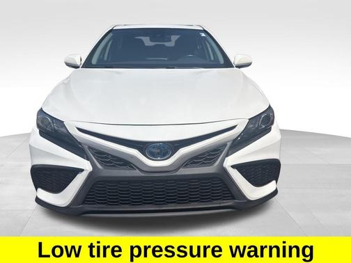 2022 Toyota Camry Hybrid SE