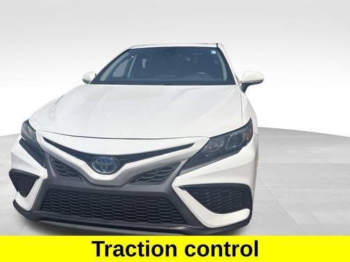 2022 Toyota Camry Hybrid SE