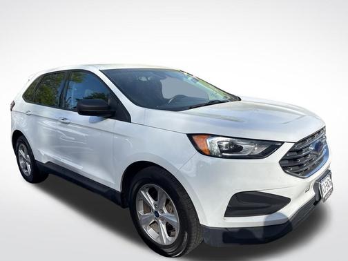 Oxford White 2020 Ford Edge SE