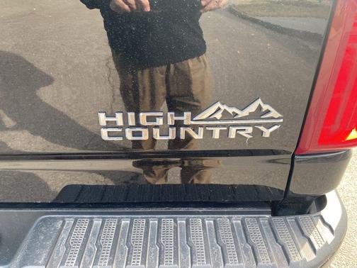 2025 Chevrolet Silverado 3500 High Country