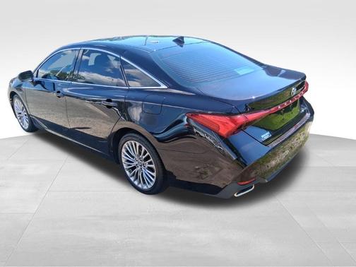 Amber 2019 Toyota Avalon Limited