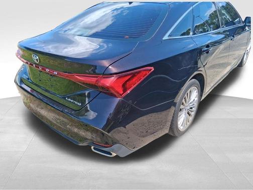 Amber 2019 Toyota Avalon Limited