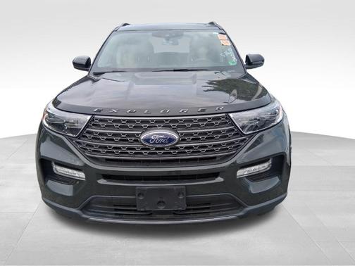 Green Metallic 2022 Ford Explorer XLT