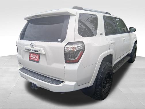 Super White 2019 Toyota 4Runner SR5