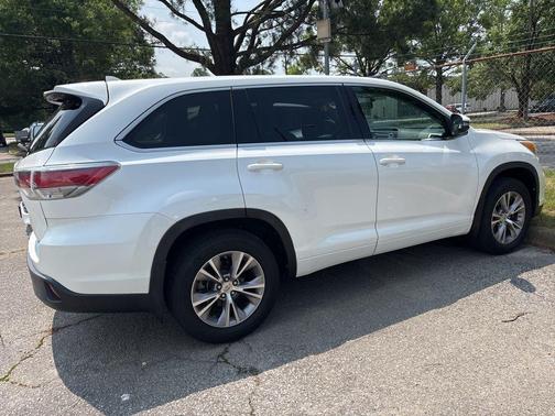 2015 Toyota Highlander LE