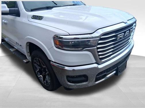 Bright White Clearcoat 2025 RAM 1500 Laramie