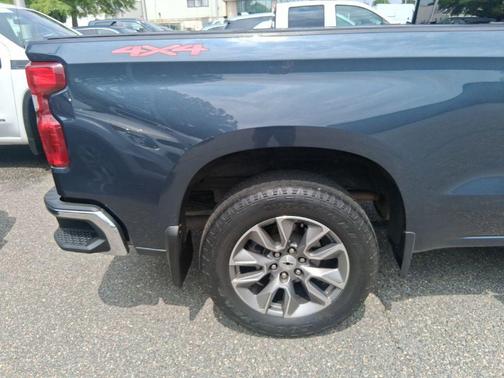 Shadow Gray Metallic 2021 Chevrolet Silverado 1500 LT