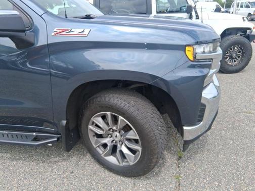 Shadow Gray Metallic 2021 Chevrolet Silverado 1500 LT