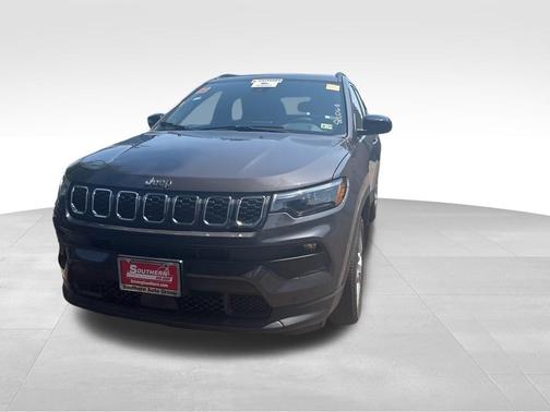 2024 Jeep Compass Latitude Lux
