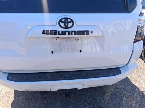 Super White 2018 Toyota 4Runner SR5 Premium