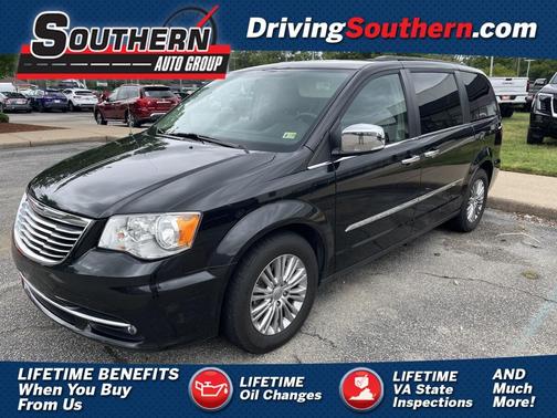 2016 Chrysler Town & Country Touring-L