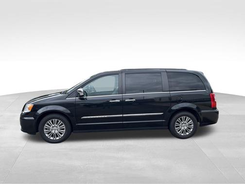 2016 Chrysler Town & Country Touring-L