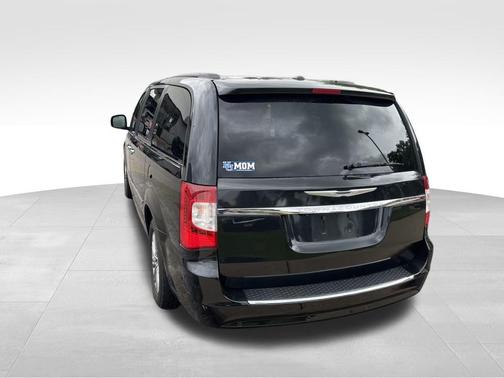 2016 Chrysler Town & Country Touring-L