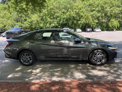 2024 Hyundai ELANTRA HEV Blue