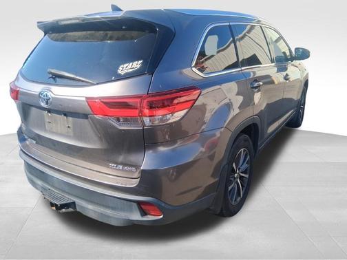 Predawn Gray Mica 2018 Toyota Highlander XLE