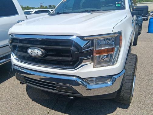 Oxford White 2021 Ford F-150 XLT