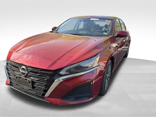 Scarlet Ember Tintcoat 2023 Nissan Altima 2.5 SV