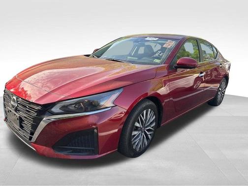 Scarlet Ember Tintcoat 2023 Nissan Altima 2.5 SV