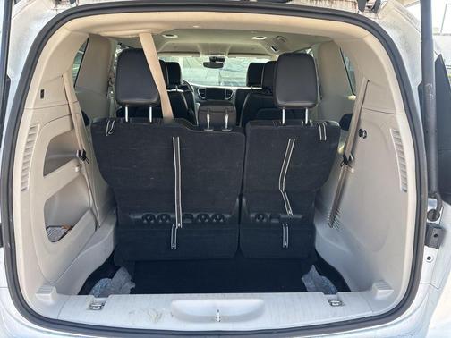 2024 Chrysler Pacifica Touring-L