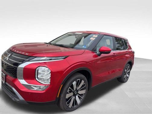 Gray 2025 Mitsubishi Outlander SE