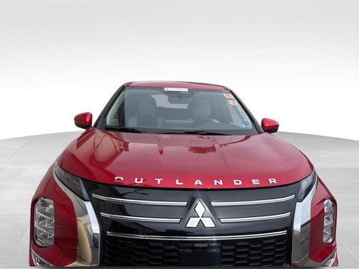 Gray 2025 Mitsubishi Outlander SE