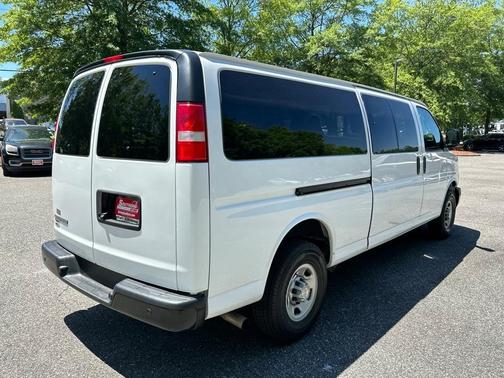 2022 Chevrolet Express 3500 LS
