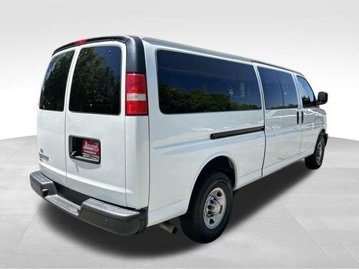 2022 Chevrolet Express 3500 LS