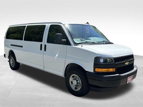 2022 Chevrolet Express 3500 LS