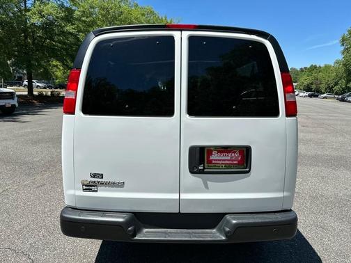2022 Chevrolet Express 3500 LS