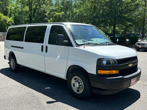 2022 Chevrolet Express 3500 LS