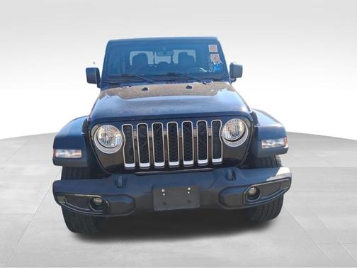 Black Clearcoat 2021 Jeep Gladiator Overland