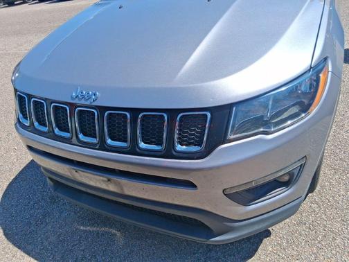 Billet Silver Metallic Clearcoat 2019 Jeep Compass Latitude