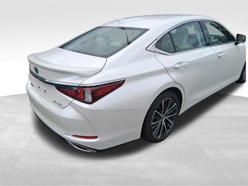 White Pearl 2023 Lexus ES 350 350