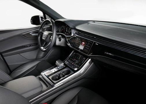 2025 Audi Q7 Premium 45 TFSI quattro Tiptronic