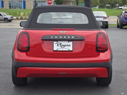 Chili Pepper Red 2025 MINI Convertible Cooper S