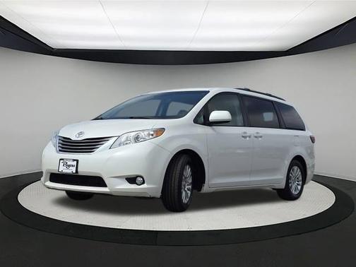 2017 Toyota Sienna XLE Premium
