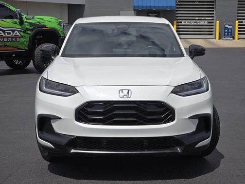 Platinum White Pearl 2023 Honda HR-V Sport