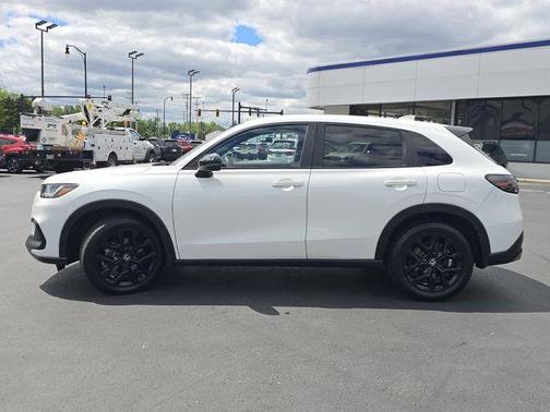 Platinum White Pearl 2023 Honda HR-V Sport