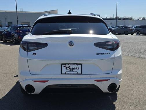 2020 Alfa Romeo Stelvio Ti Sport Carbon